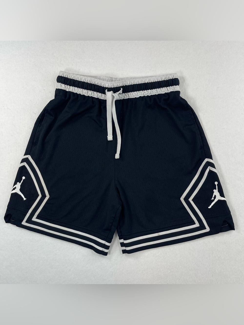 Nike Air Jordan Diamond Shorts Mens M Black White Mesh Dri-Fit Jumpman Gym